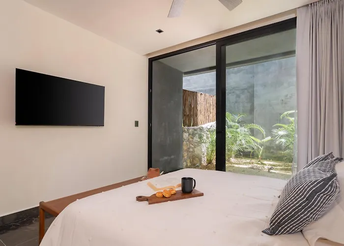 Stylish In Humana Bikes & Pools Apartment *