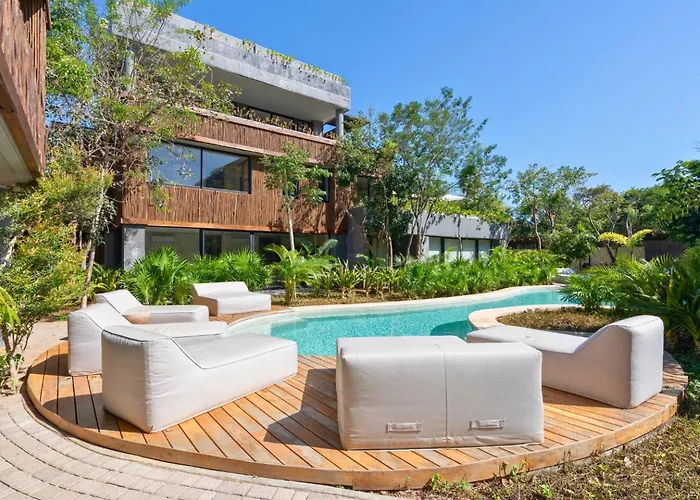 Stylish In Humana Bikes & Pools Apartment *