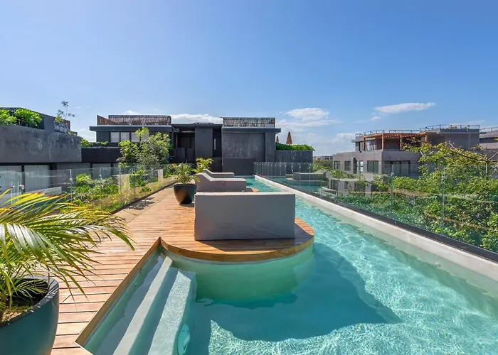 Stylish In Humana Bikes & Pools Apartment